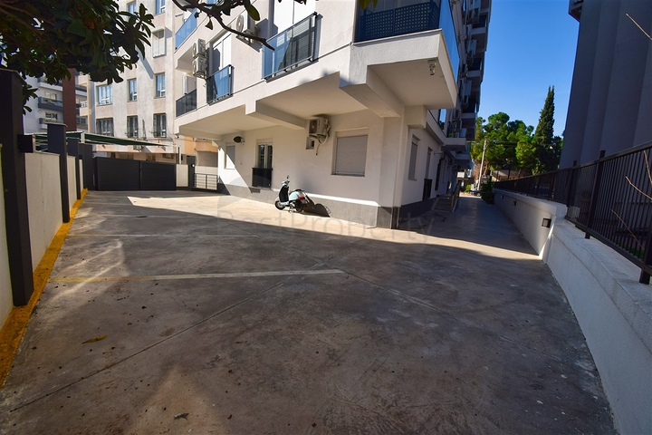 Квартира планировки 2+1 в центре города Анталия 