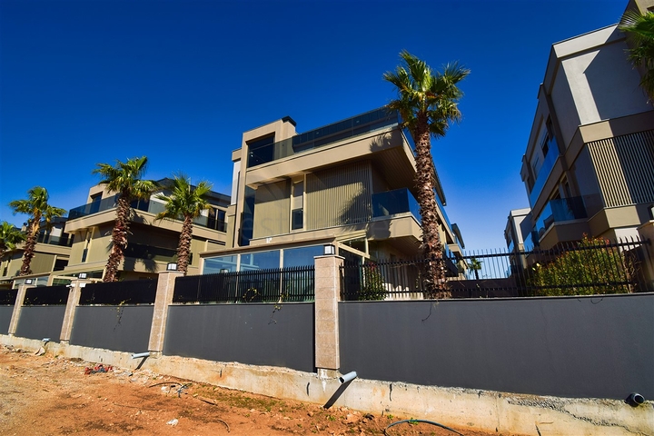 Виллы планировки 5+2 в районе Аксу - Анталия 