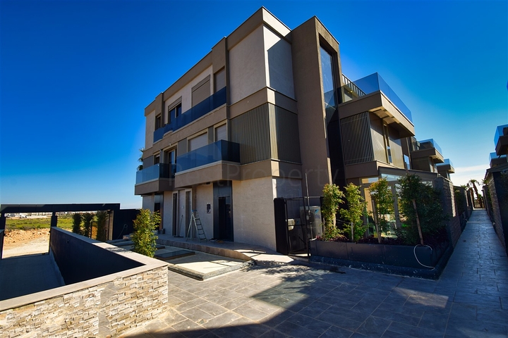 Виллы планировки 5+2 в районе Аксу - Анталия 