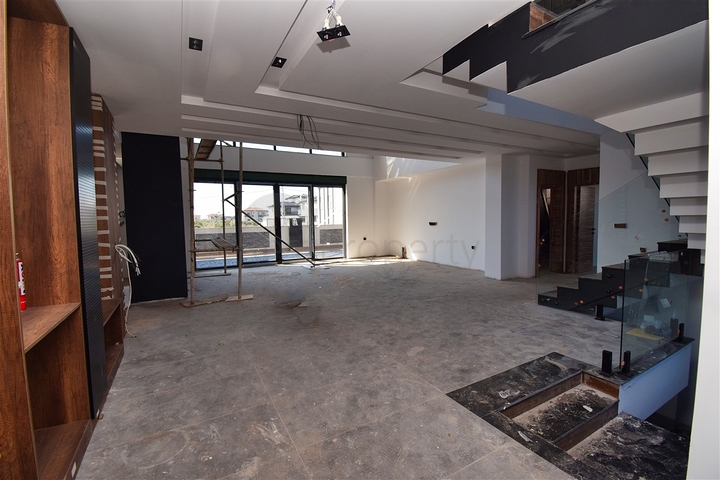 Вилла планировки 7+1 в районе Дошемеалты - Анталия 