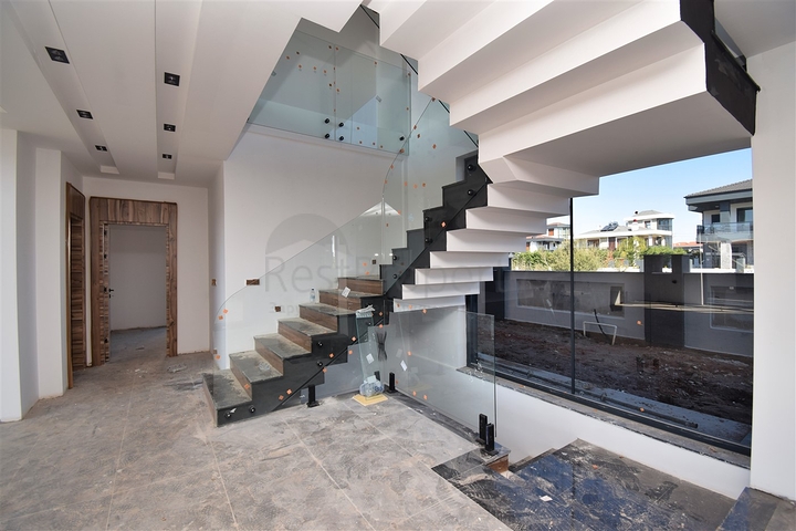 Вилла планировки 7+1 в районе Дошемеалты - Анталия 