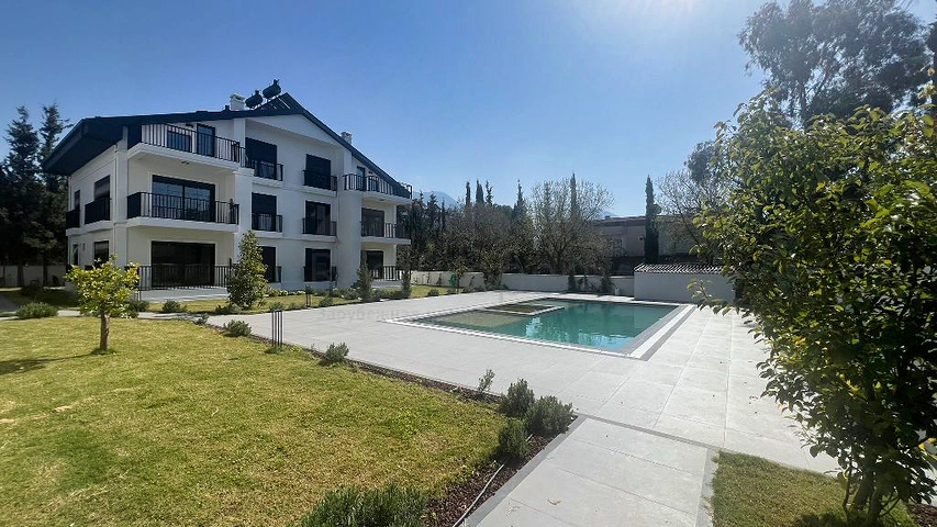 Квартиры планировки 2+1 и 4+1 дуплекс в районе Фетхие - Анталия 