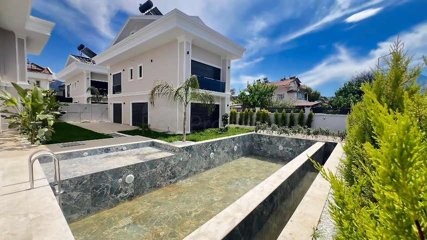 Вилла планировки 4+1 в районе Фетхие - Анталия 