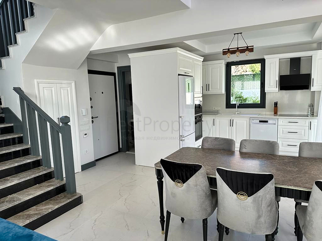 Вилла планировки 4+1 в районе Фетхие Анталия 