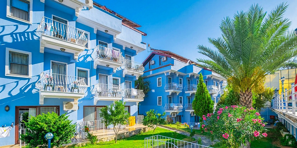 На продажу предлогается  отель 57 комнат  в районе Фетхие - Анталия 