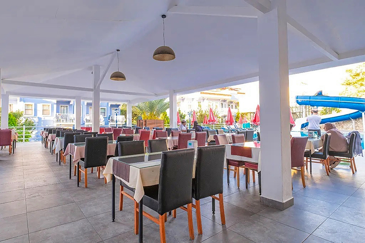 На продажу предлогается  отель 57 комнат  в районе Фетхие - Анталия 