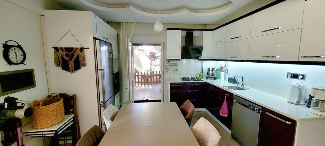 Квартира планировки 3+1 дуплекс в микрорайоне Унджалы - Анталия 