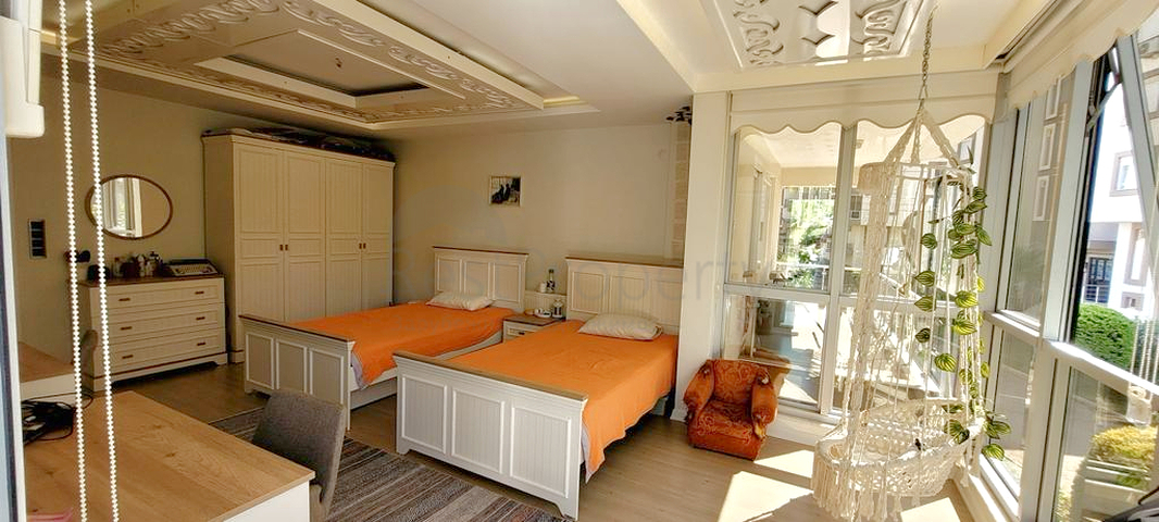 Квартира планировки 3+1 дуплекс в микрорайоне Унджалы - Анталия 