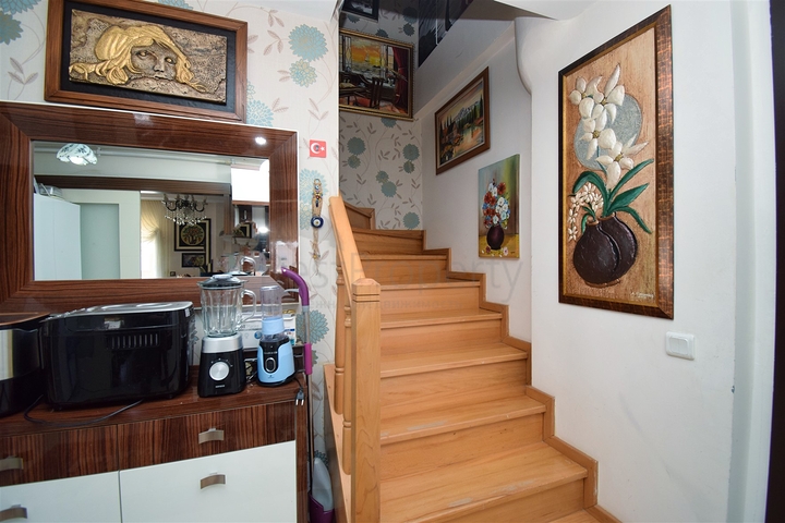 Квартира планировки 4+1 дуплекс в микрорайоне Унджалы - Анталия 