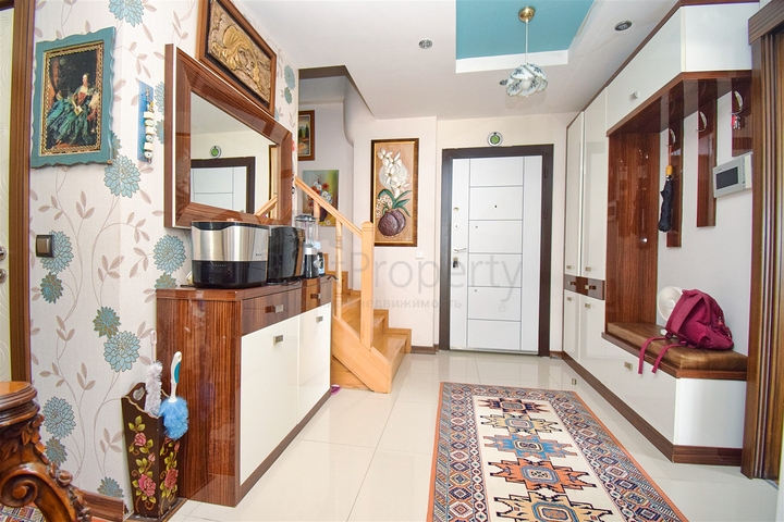 Квартира планировки 4+1 дуплекс в микрорайоне Унджалы - Анталия 