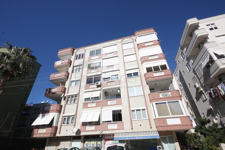 Просторная квартира 3+1  с отдельной кухней в центре города с видом на море напрямую от собственника