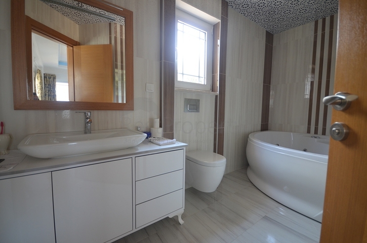 Вилла планировки 5+1 в районе Фетхие - Анталия 