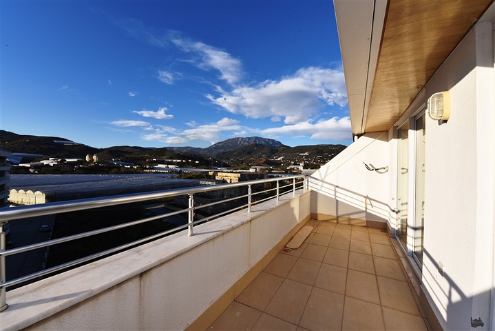 Пентхаус планировки 2+1 в районе Демирташ