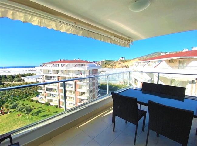 Пентхаус планировкой 3+1 с видом на море в районе Демирташ