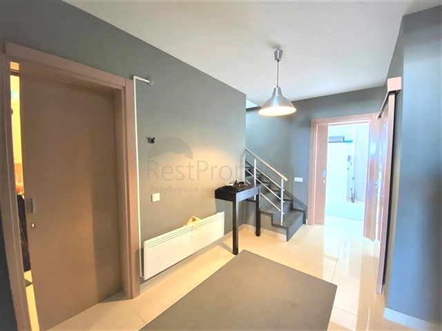 Пентхаус планировкой 3+1 с видом на море в районе Демирташ