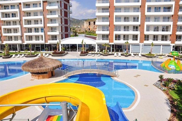 Пентхаус планировкой 3+1 с видом на море в районе Демирташ