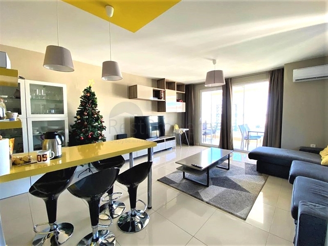 Пентхаус планировкой 3+1 с видом на море в районе Демирташ