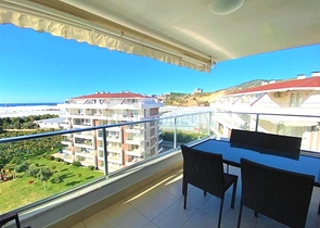 Пентхаус планировкой 3+1 с видом на море в районе Демирташ