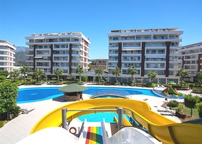 Пентхаус планировкой 3+1 с видом на море в районе Демирташ