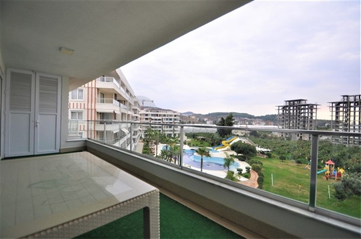 Трёхкомнатная просторная квартира планировкой 2+1