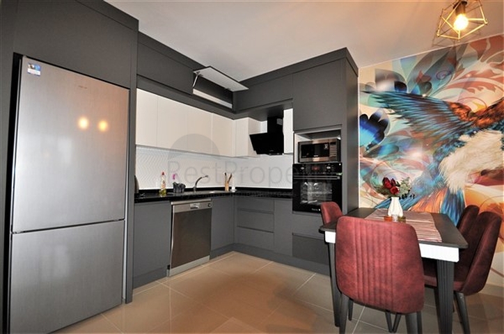 Трёхкомнатная просторная квартира планировкой 2+1