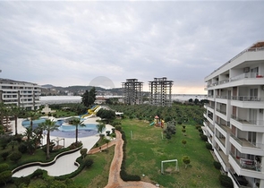 Трёхкомнатная просторная квартира планировкой 2+1