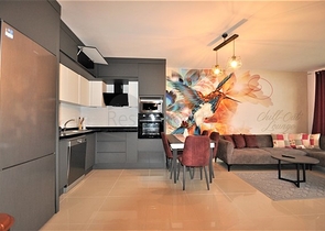 Трёхкомнатная просторная квартира планировкой 2+1