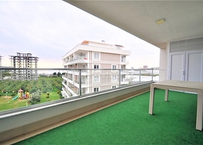 Трёхкомнатная просторная квартира планировкой 2+1