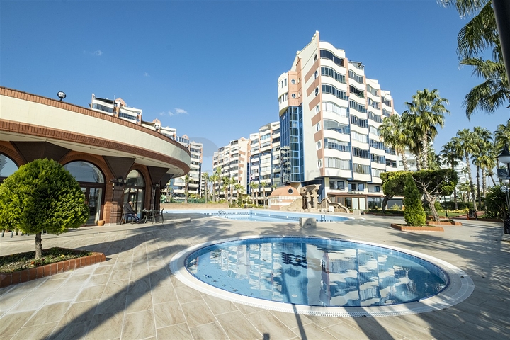 Квартира 2+1 с видом на Средиземное море в Анталии