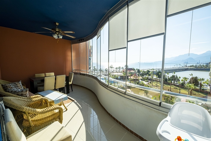 Квартира 2+1 с видом на Средиземное море в Анталии