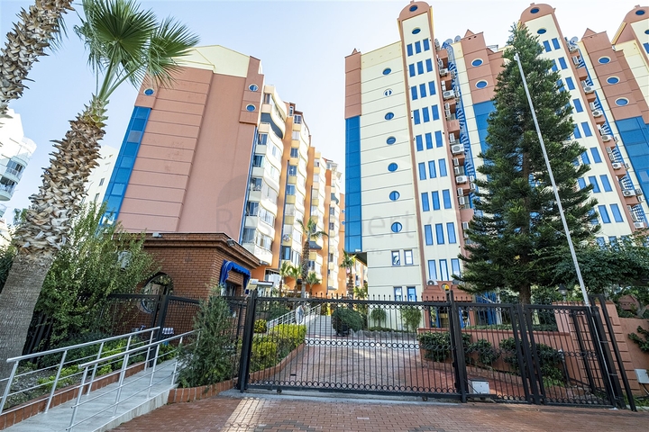 Квартира 2+1 с видом на Средиземное море в Анталии