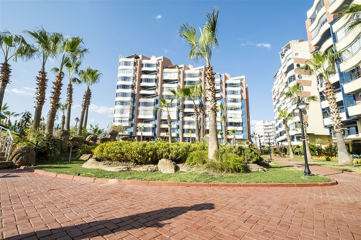 Квартира 2+1 с видом на Средиземное море в Анталии