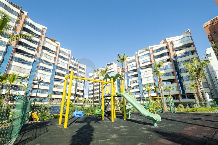 Квартира 2+1 с видом на Средиземное море в Анталии