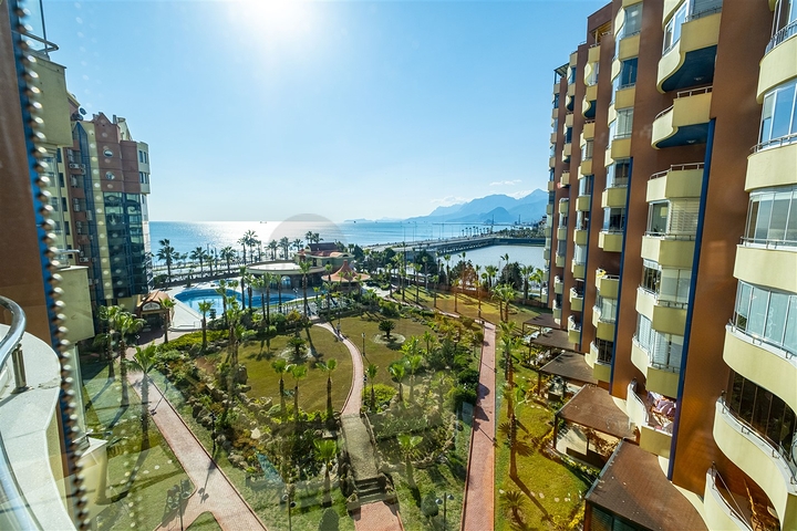 Квартира 2+1 с видом на Средиземное море в Анталии