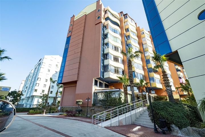 Квартира 2+1 с видом на Средиземное море в Анталии