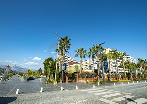 Квартира 2+1 с видом на Средиземное море в Анталии