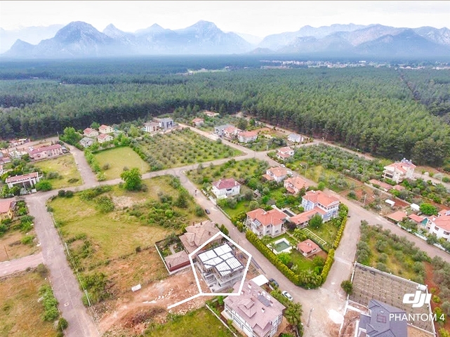 Комфортабельная современная вилла 6+1 в Анталии Дошемеальты