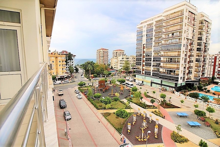 Меблированный пентхаус 5+2 в Махмутлар