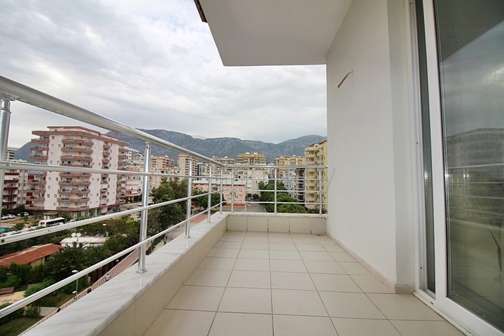 Меблированный пентхаус 5+2 в Махмутлар