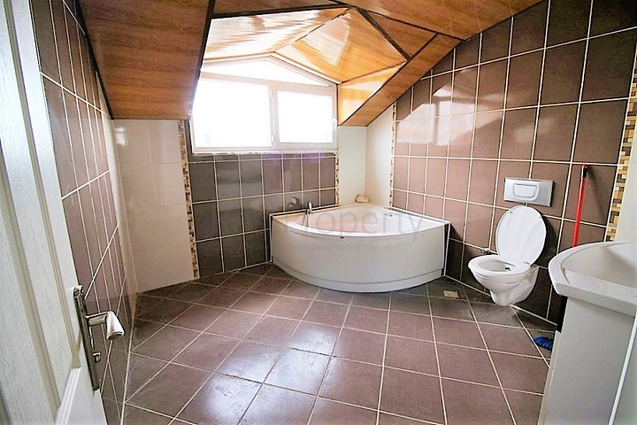 Меблированный пентхаус 5+2 в Махмутлар