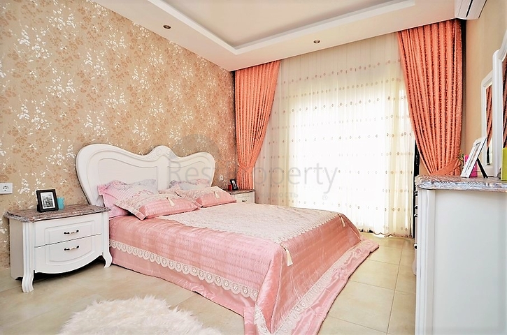 Королевский пентхаус с видом на горный пейзаж