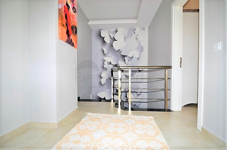 Королевский пентхаус с видом на горный пейзаж