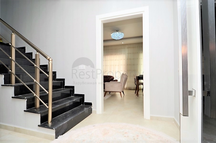 Королевский пентхаус с видом на горный пейзаж