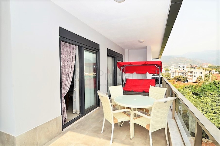 Королевский пентхаус с видом на горный пейзаж