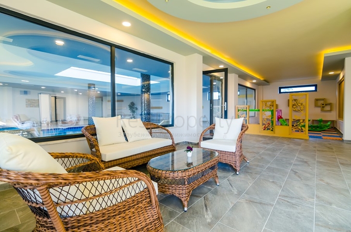 Королевский пентхаус с видом на горный пейзаж