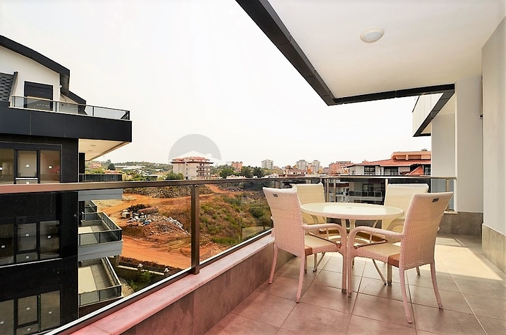 Королевский пентхаус с видом на горный пейзаж