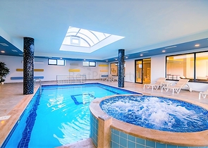 Королевский пентхаус с видом на горный пейзаж