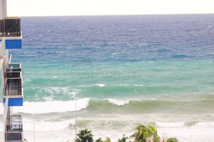 Квартира 1+1 на первой линии в Махмутлар