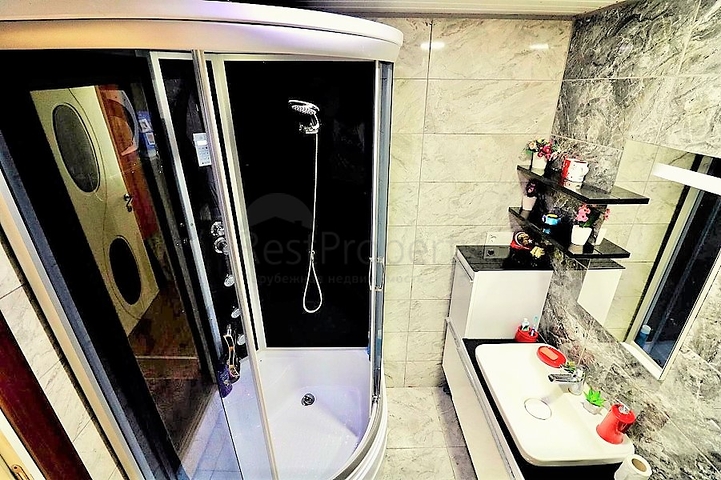 Трехкомнатная квартира в окружении апельсиновых рощ