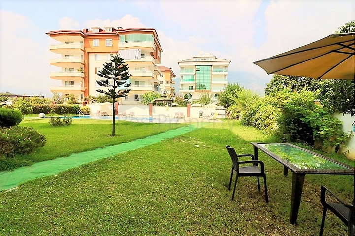 Трехкомнатная квартира в окружении апельсиновых рощ